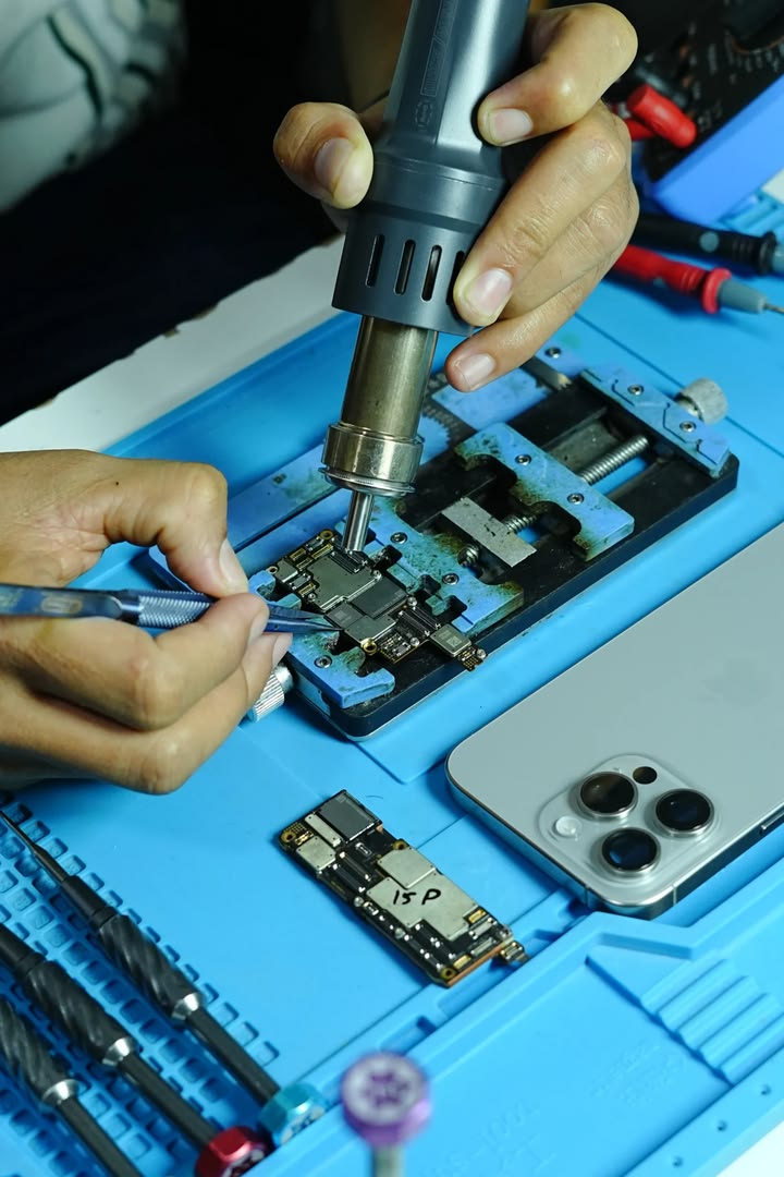 Phone Repairers